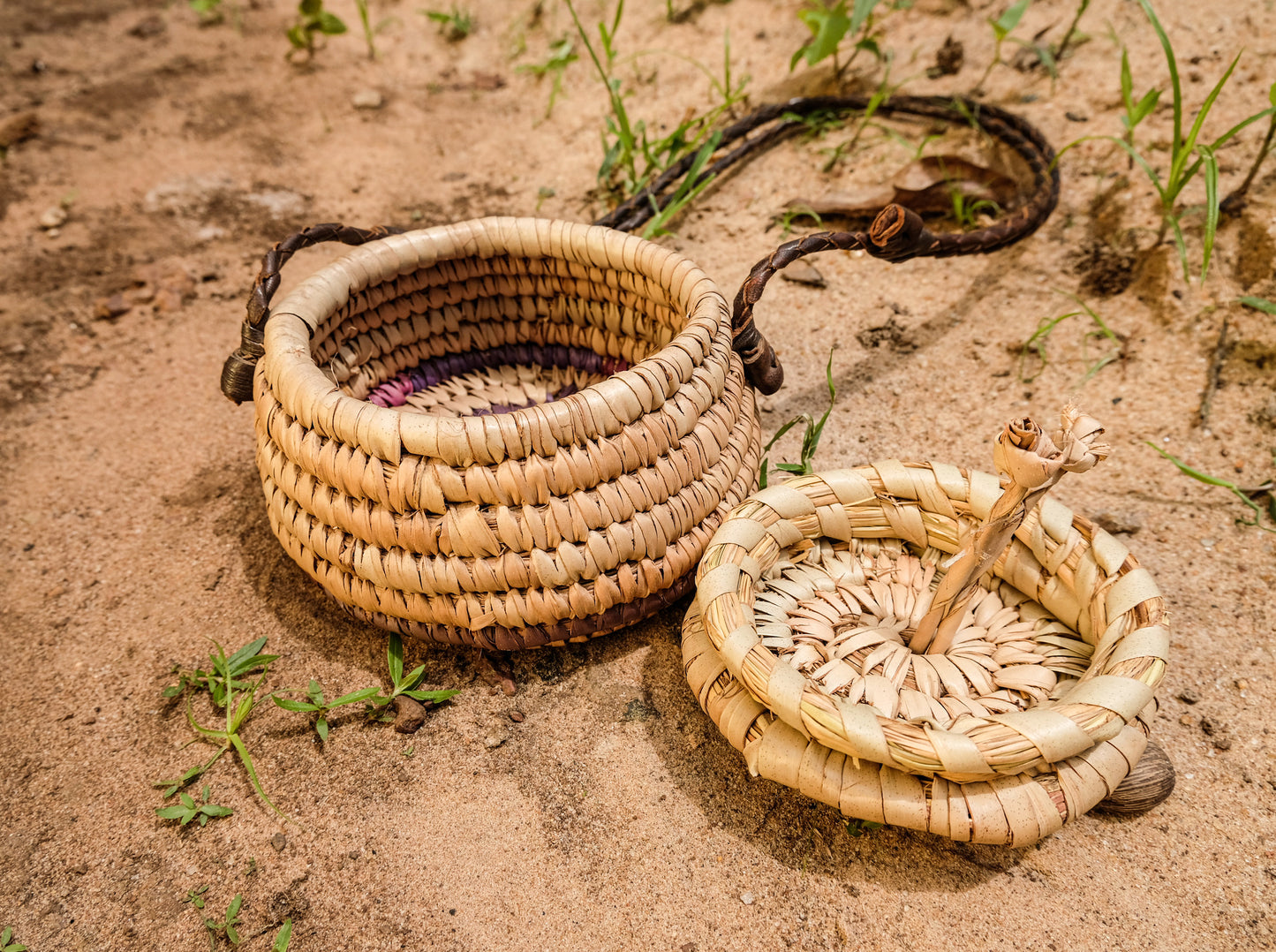 WOVEN POT PURSE