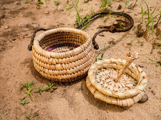 WOVEN POT PURSE