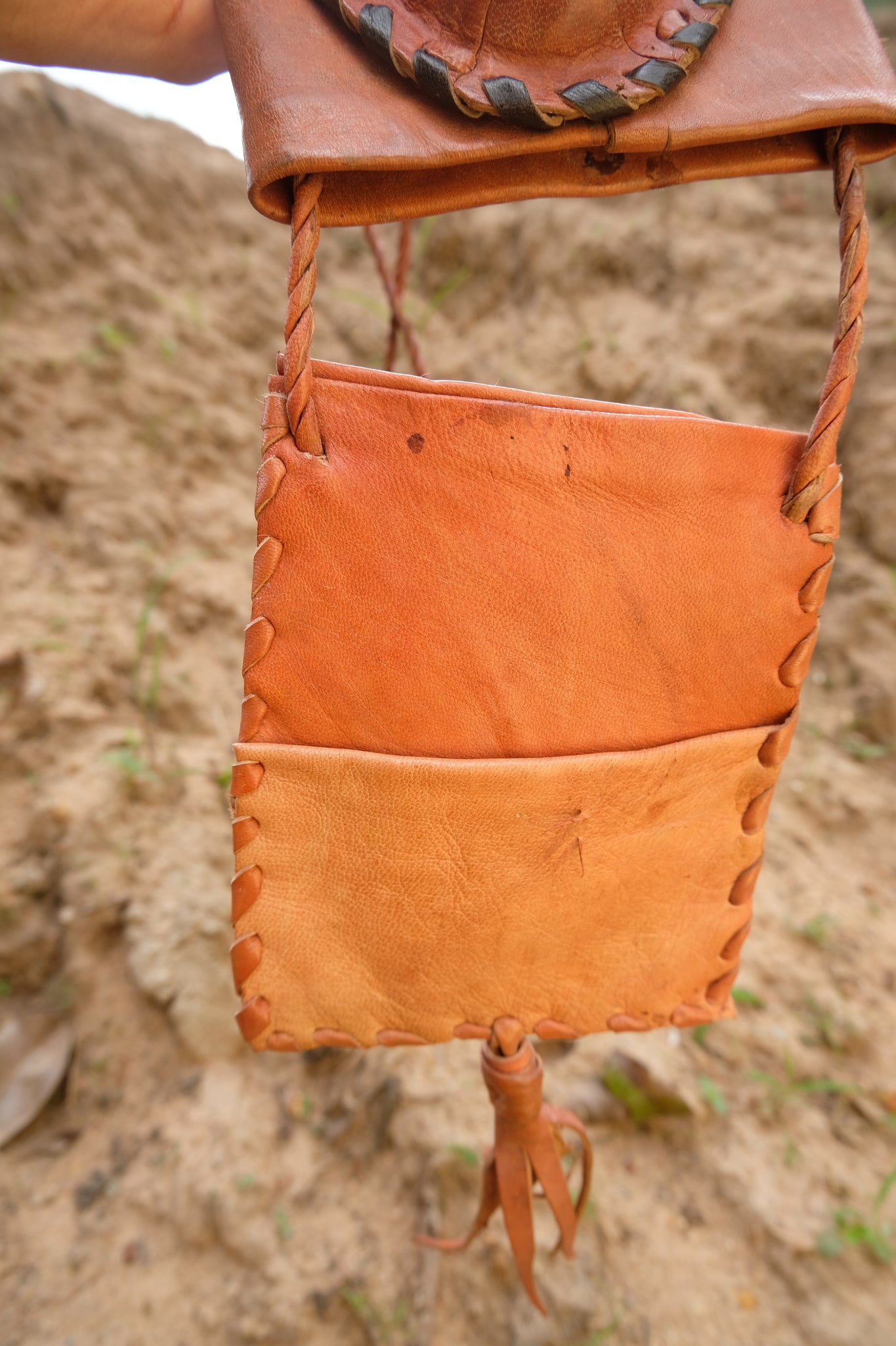 LEATHER POUCH PURSE | LION FACE | SABLE