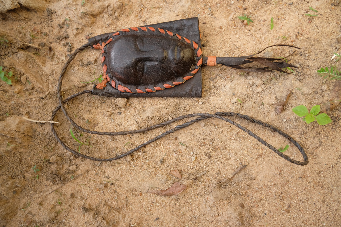 LEATHER POUCH PURSE | MASK FACE | NOIR