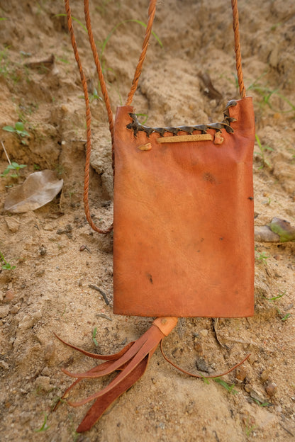 LEATHER POUCH PURSE | LION FACE | SABLE